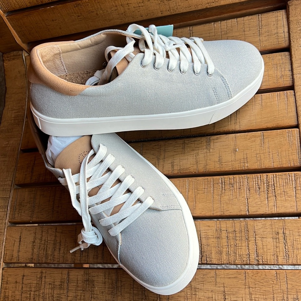 Revitalign lace up sneaker, cotton canvas, vegetable leathers, orthotic footwear
